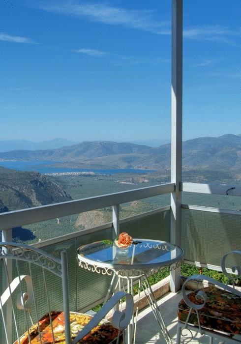 Hotel Zeus Delphi Bagian luar foto